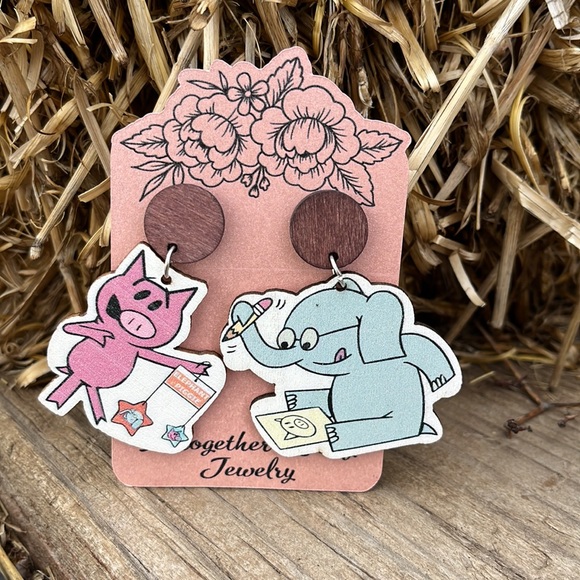 Mo Willems Elephant and Piggie Teacher Book Charcter Earrings - Picture 3 of 10